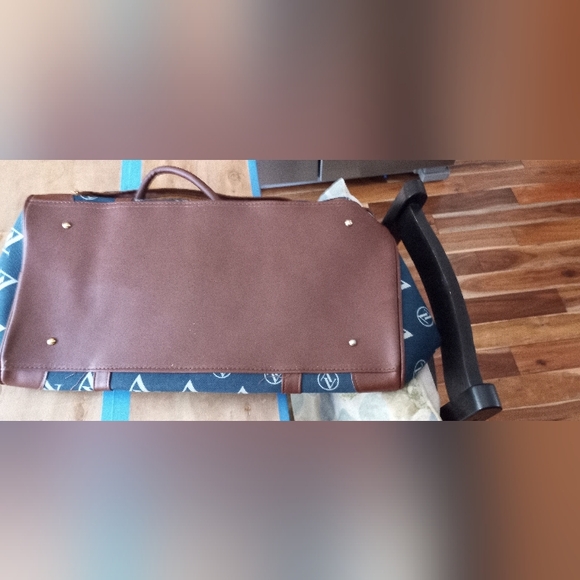 Adrienne Vittadini weekender duffle - Picture 4 of 6